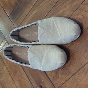Toms shoes